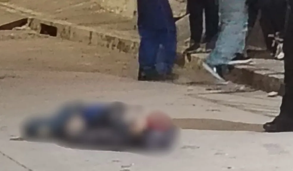 Crimen en San Cristóbal: menor de edad fue asesinado tras ataque con cuchillo Un violento homicidio en vía pública conmocionó al barrio Los Libertadores, en San Cristóbal, donde un menor de 16 años perdió la vida tras ser atacado con arma blanca.