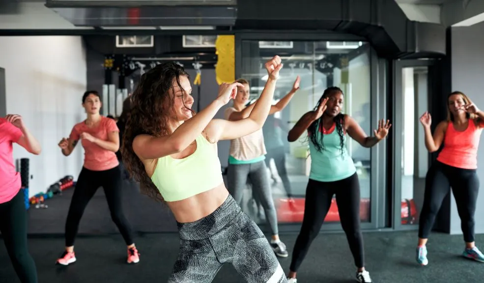 No se pierda la clase gratuita de Stott Pilates y danza contemporánea Si estaba buscando un espacio en el que pueda compartir en familia, ejercitarse y aprender sobre danza contemporánea y Stott Pilates, esta clase gratuita es la oportunidad para hacerlo.
