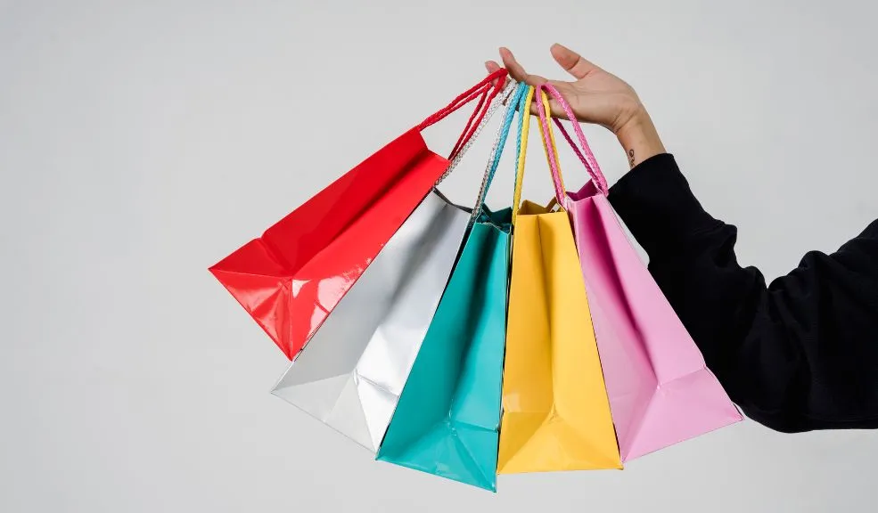 No se quede sin sus compras navideñas: evite caer en fraudes durante el Black Friday 2 No se quede sin sus compras navideñas: evite caer en fraudes durante el Black Friday Con la llegada del Black Friday, los ciberdelincuentes también se activan para hacer que las personas caigan en fraudes y se queden sin sus compras navideñas. Asegúrese de que esto no le pase a usted siguiendo las recomendaciones brindadas por las autoridades.
