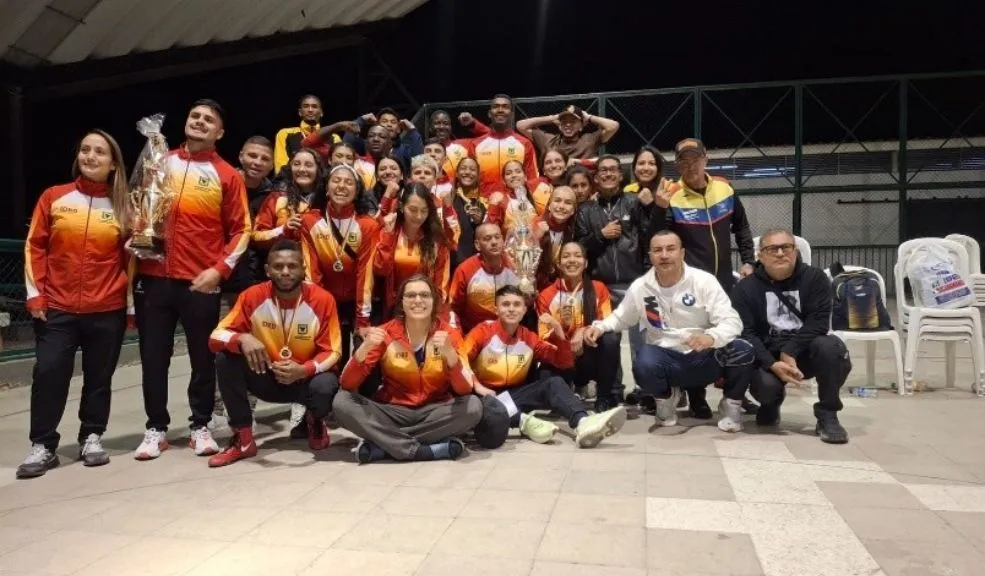 Orgullo capitalino: Equipo Bogotá brilla con medallas en Argentina, Perú y Chile 9 Orgullo capitalino: Equipo Bogotá brilla con medallas en Argentina, Perú y Chile Con disciplina y orgullo, los deportistas del Equipo Bogotá brillaron en Argentina, Perú, Chile y Colombia, sumando medallas que confirman por qué la capital es potencia deportiva en el país.