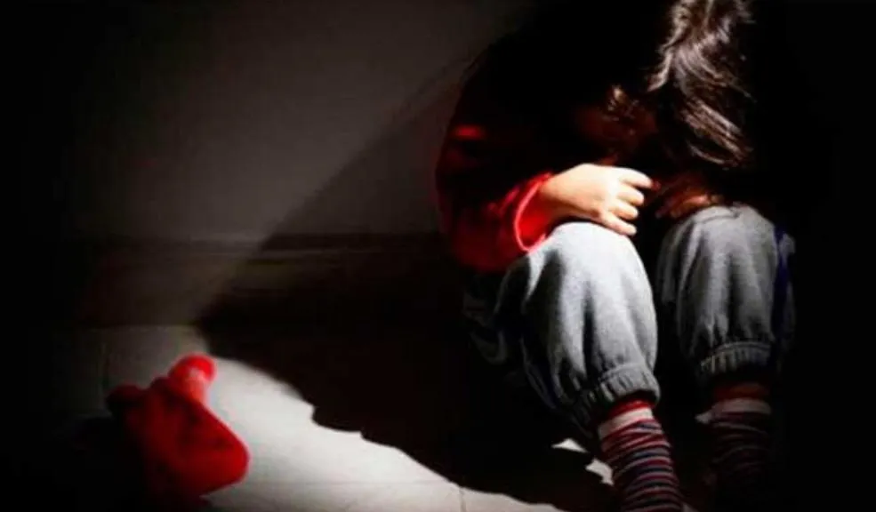Puente Aranda: mujer capturada por abuso sexual a menor de 14 años En las últimas horas, autoridades de la localidad de Puente Aranda capturaron a una mujer por orden judicial por el delito de acceso carnal abusivo con menor de 14 años.