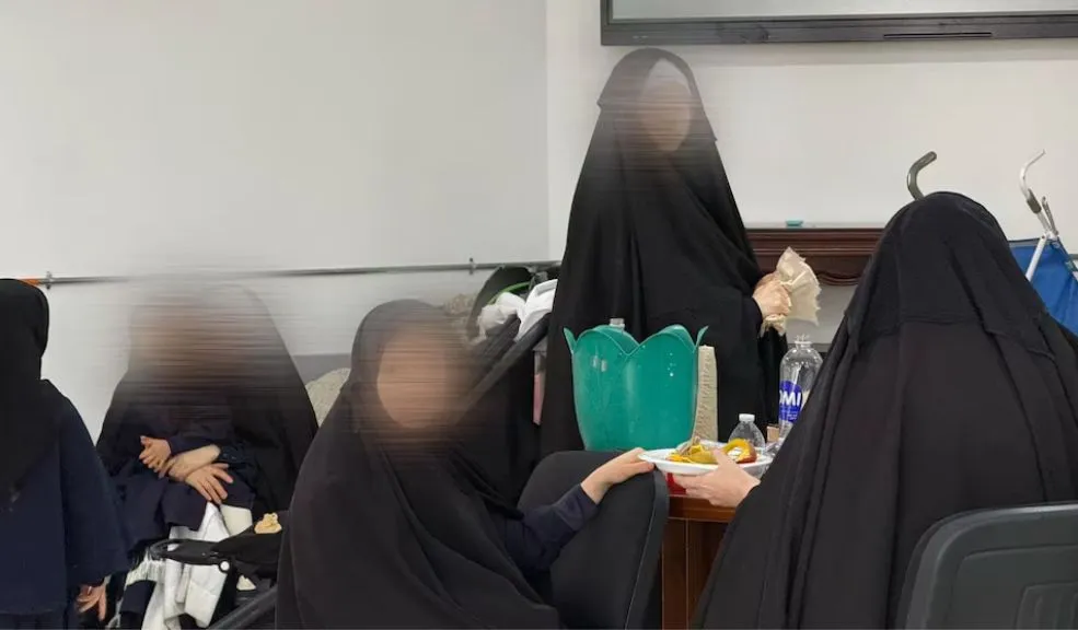 Rescataron a 17 menores de una secta religiosa: al menos 5 tienen circular de Interpol 2 Rescataron a 17 menores de una secta religiosa: al menos 5 tienen circular de Interpol Rescataron a 17 menores de una secta religiosa. Todos los niños y adolescentes son extranjeros, y al menos cinco de ellos tienen circular de la Interpol por ser presuntas víctimas de secuestro y trata de personas.