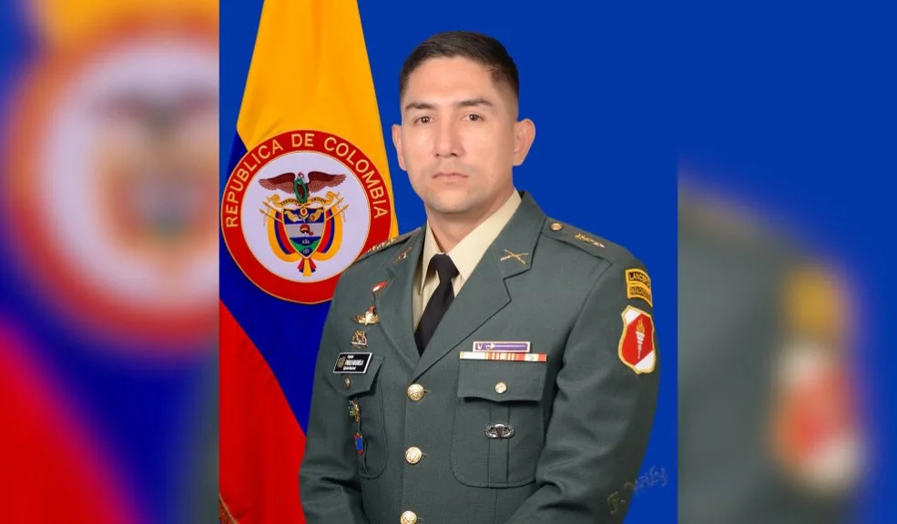 Revelan identidades de los oficiales hallados muertos en el Cantón Norte 2 Revelan identidades de los oficiales hallados muertos en el Cantón Norte Dentro del Cantón Norte, ubicado en el norte de Bogotá, se escucharon varias detonaciones en la noche de este miércoles. Al realizar las verificaciones, fueron hallados los cuerpos de dos oficiales dentro de un vehículo.