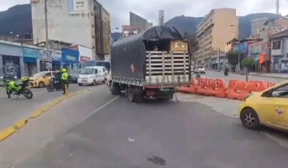 Santa Fe: ciclista perdió la vida tras ser atropellado por un vehículo mezclador de cemento Un impresionante accidente ocurrió en la localidad de Santa Fe después de que un camión mezclador de cemento atropellara y le provocara la muerte a un ciclista.
