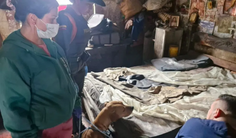 Santa Fe: rescatan 30 animalitos en presunto caso de abandono en La Peña Por denuncias ciudadanas, las autoridades llegaron a una vivienda ubicada en el barrio La Peña, localidad de Santa Fe, para verificar el estado de los animalitos. Después de las respectivas valoraciones, se determinó que se encontraban en un lamentable caso de abandono y que no recibían la atención que necesitaban.