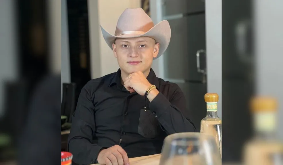 Secuestraron al hijo de Giovanny Ayala en la vía Panamericana A Miguel Ayala (23), hijo del cantante Giovanny Ayala, lo secuestraron junto a su mánager en la Vía Panamericana del Cauca. Hombres armados los interceptaron en Piendamó y los llevaron a una zona rural de Cajibío.
