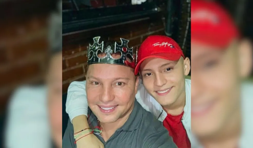 Secuestraron al hijo de Giovanny Ayala en la vía Panamericana 1 Secuestraron al hijo de Giovanny Ayala en la vía Panamericana A Miguel Ayala (23), hijo del cantante Giovanny Ayala, lo secuestraron junto a su mánager en la Vía Panamericana del Cauca. Hombres armados los interceptaron en Piendamó y los llevaron a una zona rural de Cajibío.