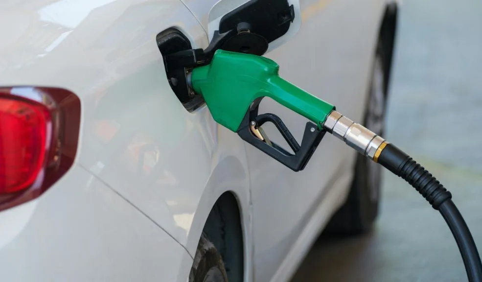 Suba: a 'la cana' por vender drogas mezcladas con gasolina Desarticularon a ‘Los Perseo’, una red delincuencial señalada de distribuir estupefacientes mezclados con gasolina para potenciar sus efectos en los consumidores. Los señalados criminales operaban en la localidad de Suba, específicamente en los parques Miramar y La Toscana, ubicados a pocos metros de dos colegios de preescolar.