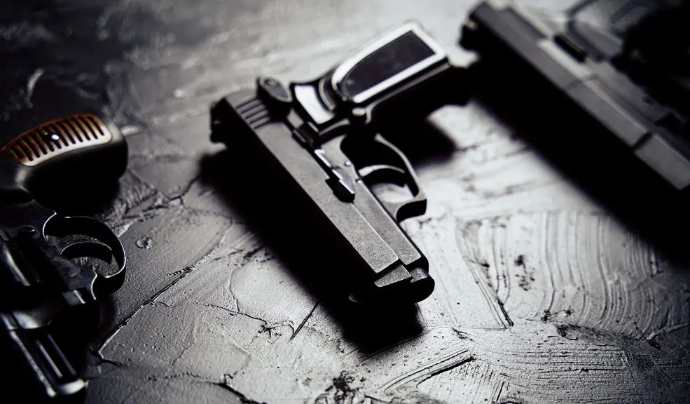 Suba: tres tiros le quitaron la vida a un hombre en calle de La Chucua Los residentes del barrio La Chucua Norte (Suba) se encuentran consternados tras el violento asesinato de un hombre, quien fue ultimado a tiros. A continuación, se presentan los detalles conocidos sobre este grave suceso.