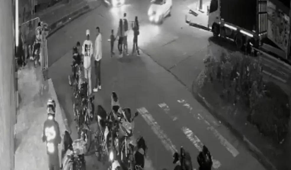Taxista implicado en accidente múltiple podría quedar en libertad Un familiar de los menores que se debaten entre la vida y la muerte tras el accidente en el que un taxista, en aparente estado de embriaguez, arrolló a 11 personas, señaló que las autoridades podrían dejar en libertad al conductor, pues solo sería acusado por el delito de lesiones personales.