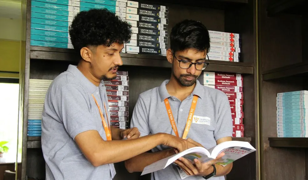 ¿Quiere estudiar? Inscríbase en 'Jóvenes a la E' hasta el 18 de noviembre Bogotá abrió inscripciones para 'Jóvenes a la E', programa que entrega 3.900 becas completas de educación superior. Los interesados pueden postularse gratis hasta el 18 de noviembre.