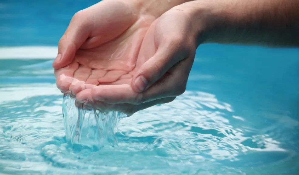 Vecino, pendiente a los cortes de agua para este 13 y 14 de noviembre 2 Vecino, pendiente a los cortes de agua para este 13 y 14 de noviembre La Empresa de Acueducto realizará cortes de agua en Bogotá y Soacha este 13 y 14 de noviembre por trabajos de mantenimiento. Algunos barrios estarán sin servicio por más de 24 horas.