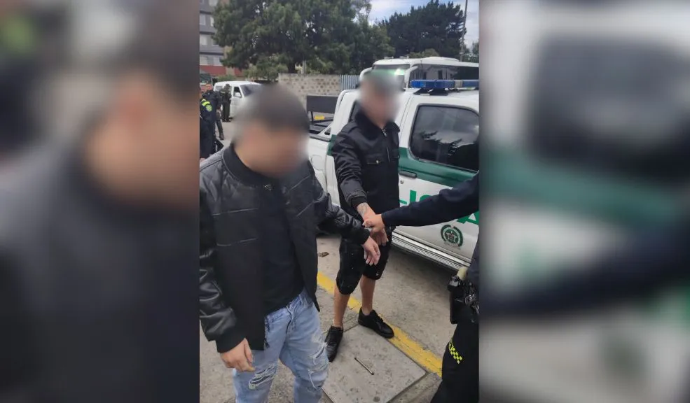 Tunjuelito: recapturan a dos prófugos de la estación de Barrios Unidos Un operativo de la Policía Metropolitana en el barrio Venecia, localidad de Tunjuelito, culminó con la recaptura de dos prófugos que se habían fugado el pasado domingo de la estación de Barrios Unidos.