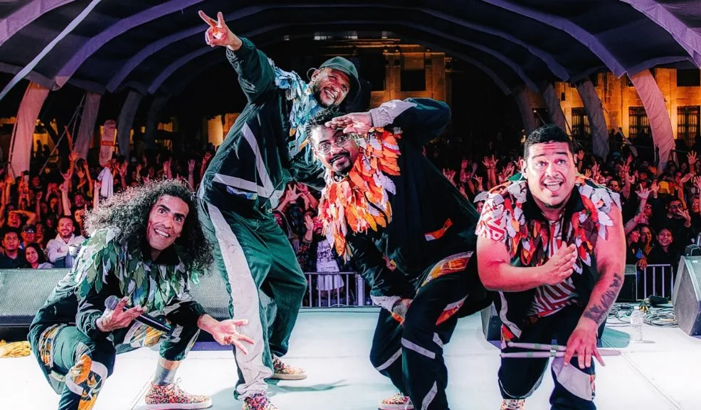 ¡Tiene Poderes! Systema Solar se une a Sounds Right para transformar la música en conservación 4 ¡Tiene Poderes! Systema Solar se une a Sounds Right para transformar la música en conservación Systema Solar se une a Sounds Right del Museo de la ONU, convirtiéndose en embajador de la plataforma Feat. Nature. El objetivo es usar las regalías de su música, como "Tiene Poderes FT NATURA", para financiar la conservación urgente del Amazonas y la Cuenca del Congo.