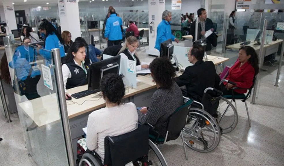 Feria de empleo en Ciudad Bolívar: 400 vacantes de empleo para personas con discapacidad 1 Feria de empleo en Ciudad Bolívar: 400 vacantes de empleo para personas con discapacidad Con el objetivo de fomentar la inclusión laboral, la Agencia Distrital de Empleo realiza hoy una feria de empleo en Ciudad Bolívar con 400 vacantes dirigidas exclusivamente a personas con discapacidad.