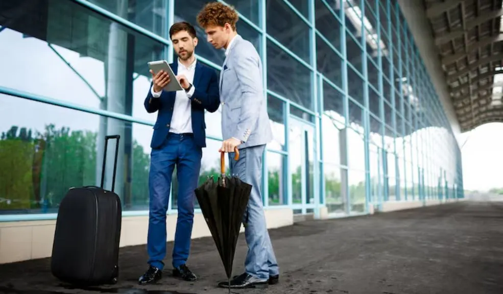 ¿En búsqueda de viajar y trabajar en el extranjero? Conozca cómo hacerlo Cada vez más personas se plantean la posibilidad de irse al extranjero, viajar, aprender un nuevo idioma y trabajar. En esta oportunidad, hay una convocatoria abierta que le permitirá cumplir este sueño a personas de todas las edades, con y sin experiencia.