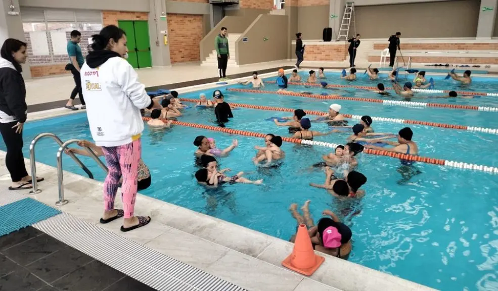 ¿Se quedó con ganas de darse un chapuzón? Aproveche las siete piscinas gratuitas del IDRD Si tiene deseos de darse un chapuzón, pero el tiempo no le da para desplazarse fuera de la ciudad, llegó la oportunidad perfecta para disfrutar de una buena piscina sin tener que salir de Bogotá.