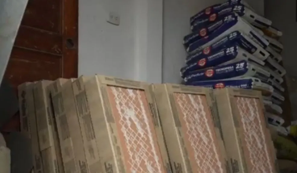 ‘Mi Casa Viva’ llegó a Ciudad Bolívar para que las familias no sigan aplazando reparaciones 2 ‘Mi Casa Viva’ llegó a Ciudad Bolívar para que las familias no sigan aplazando reparaciones La Navidad de cientos de familias este 2025 será diferente gracias al programa “Mi Casa Viva”, el cual busca brindar materiales y asesoramiento a hogares de Ciudad Bolívar y Usme para realizar reparaciones a los inmuebles que tantos años de trabajo les ha costado conseguir.