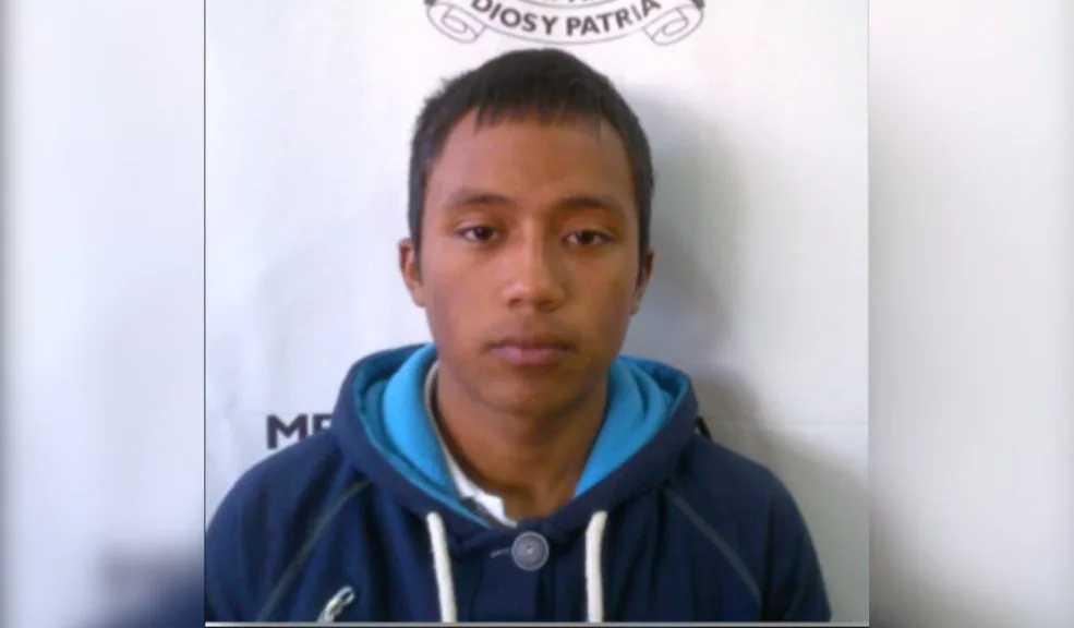 ‘Pescadito’, el sicario más joven del mundo: su historial criminal comenzó a los 11 años Andrés Leonardo Achipiz Bolívar, alias 'Pescadito', hoy de 31 años y quien permanece tras las rejas, fue relacionado con 36 homicidios cometidos en Bogotá y Soacha en el año 2022, cuando lideraba la estructura delincuencial conocida como ‘Los Camilo II’. A su corta edad ya figura en la infame lista de los asesinos con más muertos encima en el país.