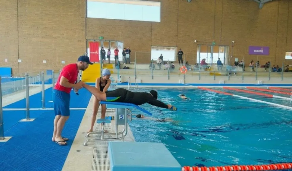 Aliste el traje de baño: Centros Felicidad abren cursos vacacionales de natación para todas las edades La Alcaldía habilitó los cupos para los cursos de natación de diciembre. Las inscripciones oficiales ya están disponibles en el Portal Ciudadano del IDRD. Le contamos cómo hacerlo.