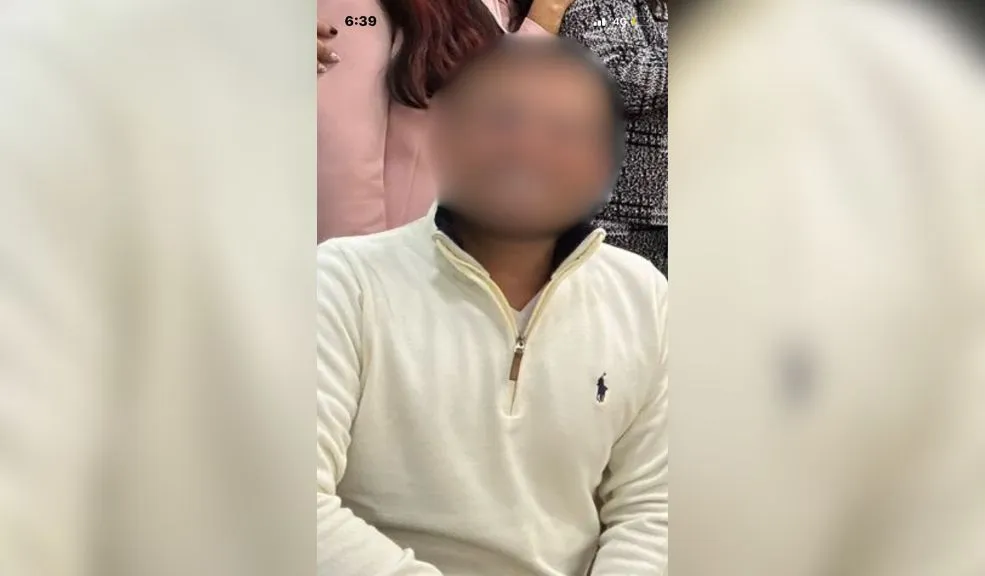 Bosa: más detalles sobre la supuesta violación de niña en colegio. Hablamos con la hermana 2 Bosa: más detalles sobre la supuesta violación de niña en colegio. Hablamos con la hermana Q'HUBO entrevistó a la hermana de la niña que presuntamente fue víctima de violación por parte de un sujeto de 30 años en un colegio de Bosa. El relato es aterrador.