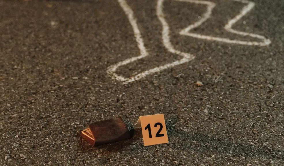 Choque, discusión y muerte: así fue la tragedia que mató a joven de 20 años Un choque leve en la madrugada se convirtió en una escena de terror que dejó a un joven muerto ante los ojos de su pareja. En medio de la discusión con quien tuvo el accidente, fue herido con arma blanca y murió.