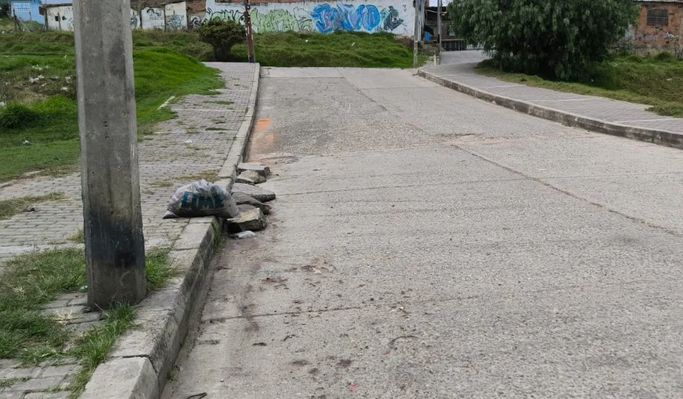 Ciudad Bolívar: dos muertos deja un ataque a bala en La Estrella 3 Ciudad Bolívar: dos muertos deja un ataque a bala en La Estrella La noche en el barrio La Estrella, en Ciudad Bolívar, se quebró hacia las 9:00 p. m. del pasado 9 de diciembre. Vecinos que descansaban o cerraban sus negocios escucharon una ráfaga de disparos que retumbó en las calles y generó temor entre quienes se asomaron a ver qué ocurría.