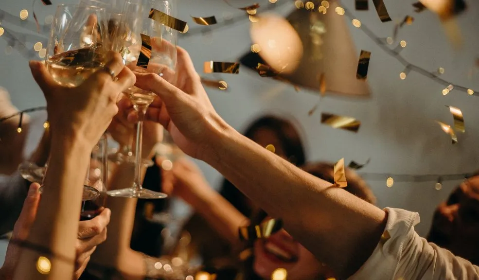 Con todos los juguetes: presos arman fiesta navideña dentro de la cárcel Presos organizaron una fiesta con música, licor y aparatos prohibidos en una cárcel. Hay investigaciones para dar con los responsables.