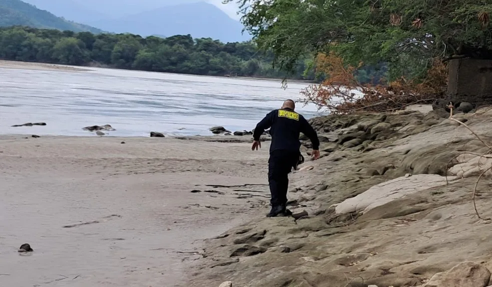 Cundinamarca: doloroso hallazgo del cuerpo de Michael en el río Magdalena El silencio del río Magdalena terminó rompiéndose tras varios días de angustia. En jurisdicción de la inspección de Cambao, municipio de San Juan de Rioseco (Cundinamarca), fue hallado uno de los cuerpos de los dos jóvenes reportados como desaparecidos tras ser arrastrados por la fuerte corriente del afluente.