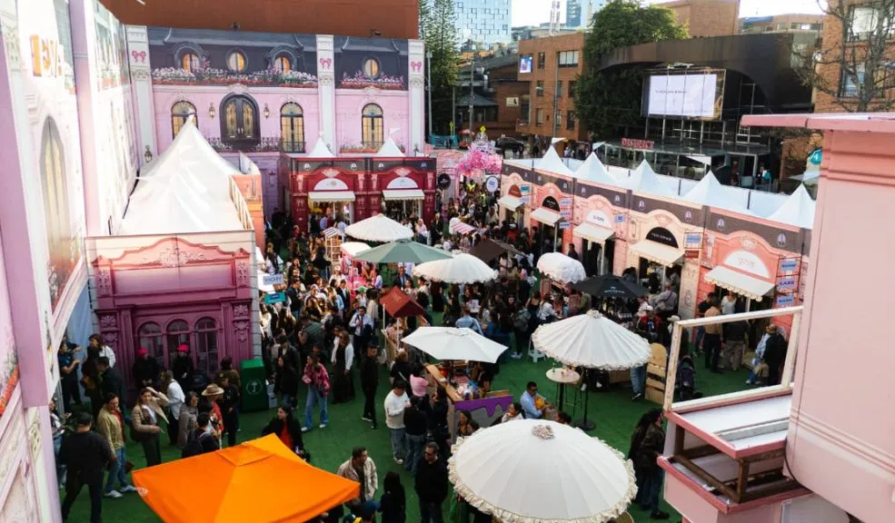 La Feria que convierte al Parque 93 en la gran ruta gastronómica de Navidad 2 La Feria que convierte al Parque 93 en la gran ruta gastronómica de Navidad La feria EVA Christmas Edition se realizará del 10 al 14 de diciembre, y del 17 al 21 del mismo mes en el Parque 93, con más de 520 marcas y 92 propuestas gastronómicas en cinco zonas.