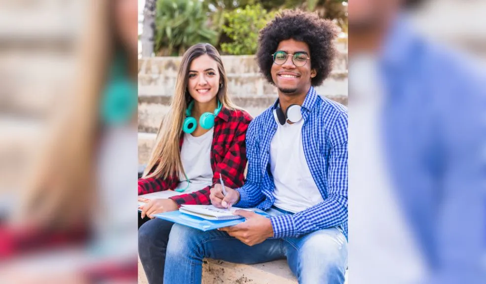 El Icetex ofrece becas para estudios en pregrado y posgrado en Rusia El Icetex, en colaboración con el Gobierno de la Federación de Rusia, anunciaron la apertura de una nueva convocatoria de becas internacionales destinada a ciudadanos colombianos.