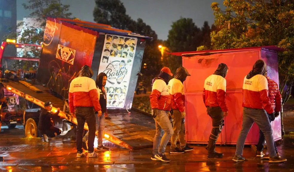 En Ciudad Verde: realizan operativo de recuperación de espacio público Un operativo de la Alcaldía de Soacha permitió retirar 25 tráileres que ocupaban de forma irregular el espacio público y obstaculizaban la movilidad.