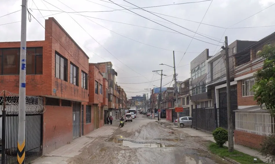 En Kennedy: menor de 17 años fue asesinado con arma blanca durante riña La intolerancia cobró una nueva víctima en el sur de Bogotá, tras registrarse el asesinato de un joven de 17 años en el barrio Los Libertadores, Kennedy.