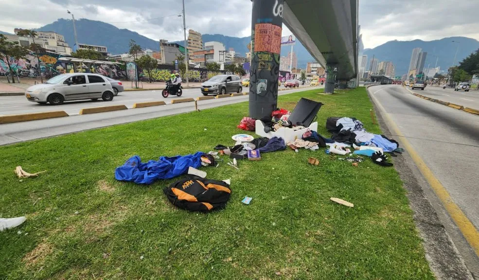 En Teusaquillo: hallan un cadáver debajo de un puente de la Calle 26 Las autoridades investigan el hallazgo de un cadáver bajo un puente de la calle 26, en la localidad de Teusaquillo. Hasta el momento se manejan diversas hipótesis sobre este hecho.
