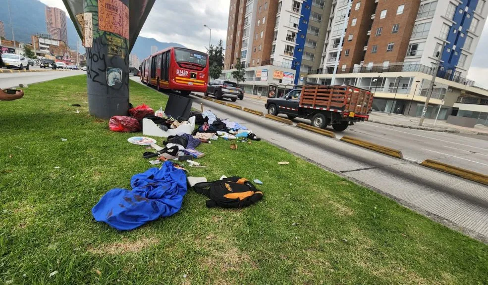 En Teusaquillo: hallan un cadáver debajo de un puente de la Calle 26 1 En Teusaquillo: hallan un cadáver debajo de un puente de la Calle 26 Las autoridades investigan el hallazgo de un cadáver bajo un puente de la calle 26, en la localidad de Teusaquillo. Hasta el momento se manejan diversas hipótesis sobre este hecho.
