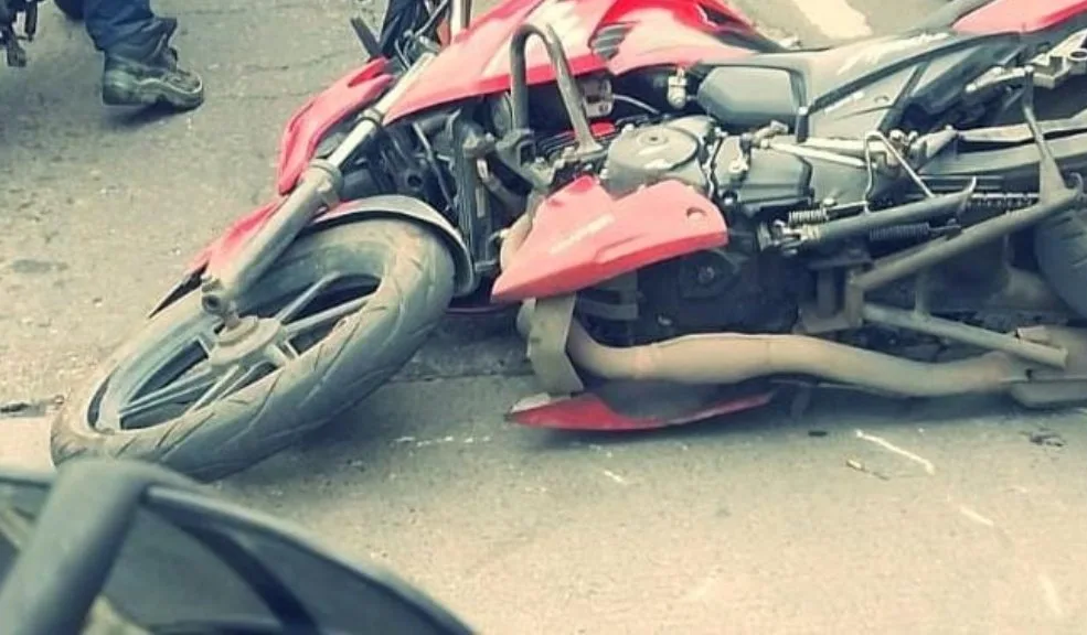 En Usaquén: mujer murió tras accidente con tractocamión Durante el mediodía se presentó un accidente fatal en la localidad de Usaquén, que involucró a una mujer que se movilizaba en una motocicleta y que fue impactada por un vehículo de carga pesada.