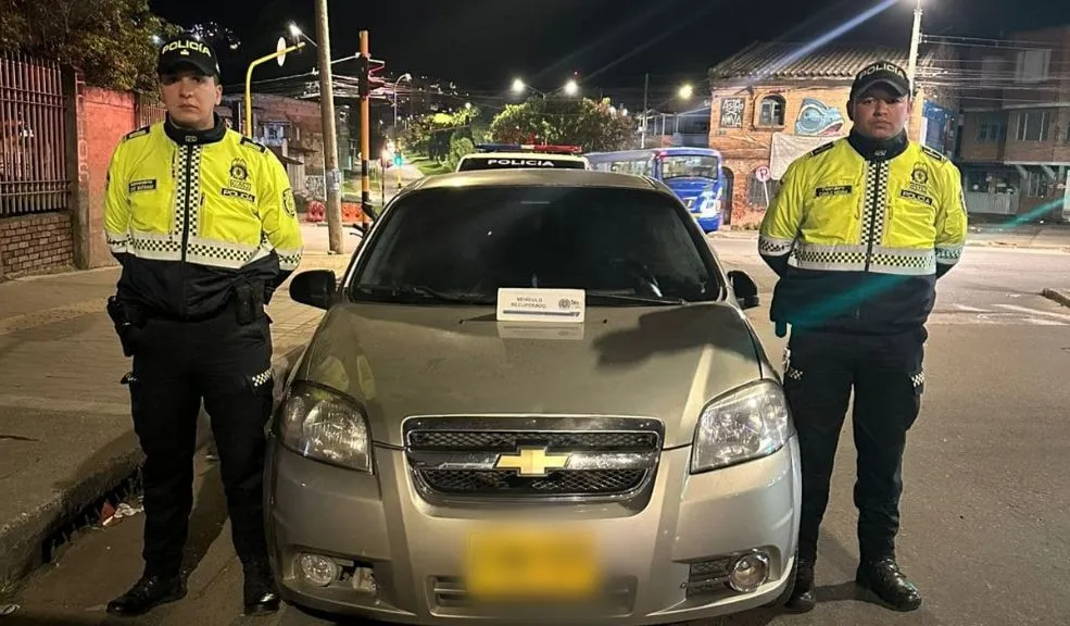 En San Cristóbal: cinco menores fueron aprehendidos por robar un carro En una persecución la Policía les cerró el paso en el barrio Bellavista Sur (San Cristóbal) a cinco menores y un adulto que se habían llevado un carro de Usme.