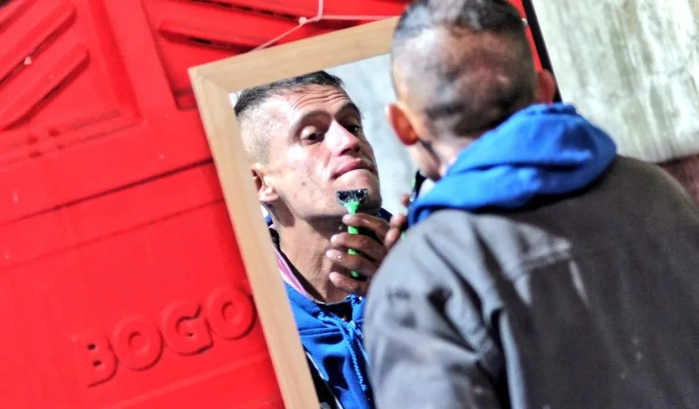 En Tercer Milenio: primera jornada de autocuidado para habitantes de calle El Distrito realizó una jornada de autocuidado en el Tercer Milenio, donde más de 200 habitantes de calle accedieron a duchas, kits de aseo y atención en salud.