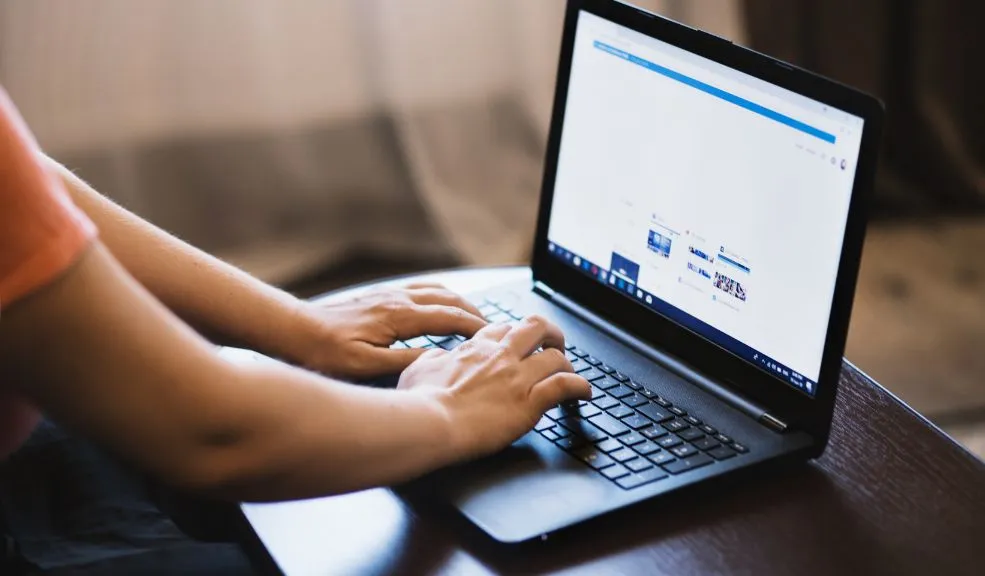 Estas son las consecuencias si ha mostrado su placa en redes sociales 2 Estas son las consecuencias si ha mostrado su placa en redes sociales La Secretaría Distrital de Seguridad, Convivencia y Justicia ha emitido una alerta sobre los riesgos de mostrar las placas de los vehículos en plataformas digitales, una práctica que facilita a las estructuras criminales la planeación de hurtos de manera milimétrica.