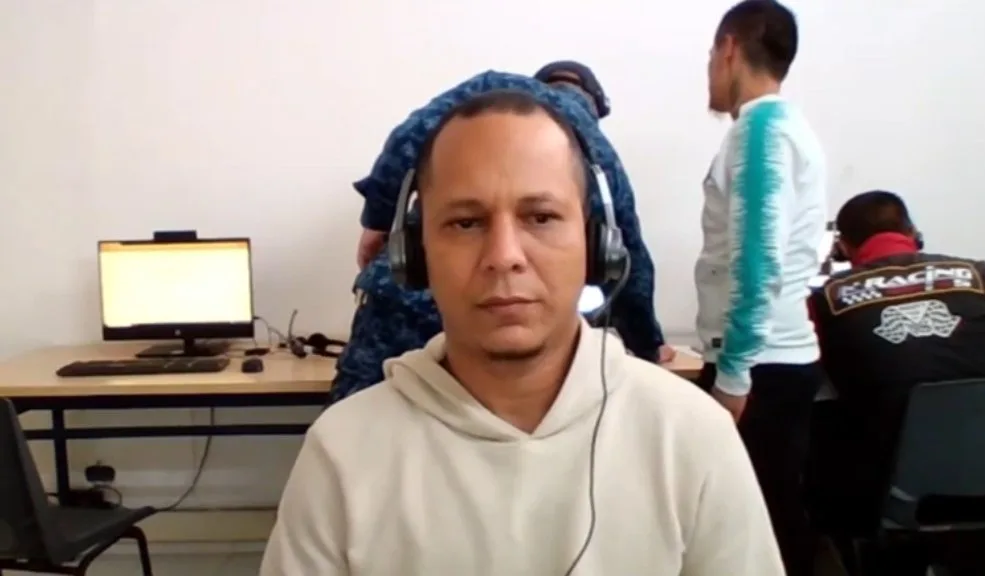 Fusagasugá: condenan a más de 30 años de prisión al asesino del fiscal Karin Sefair Calderón Fue condenado a más de 30 años de prisión Deiver Rodríguez por su participación en el asesinato del fiscal Karin Sefair Calderón en Fusagasugá (Cundinamarca), a quien robó 128 millones de pesos y luego le disparó con un arma de fuego.