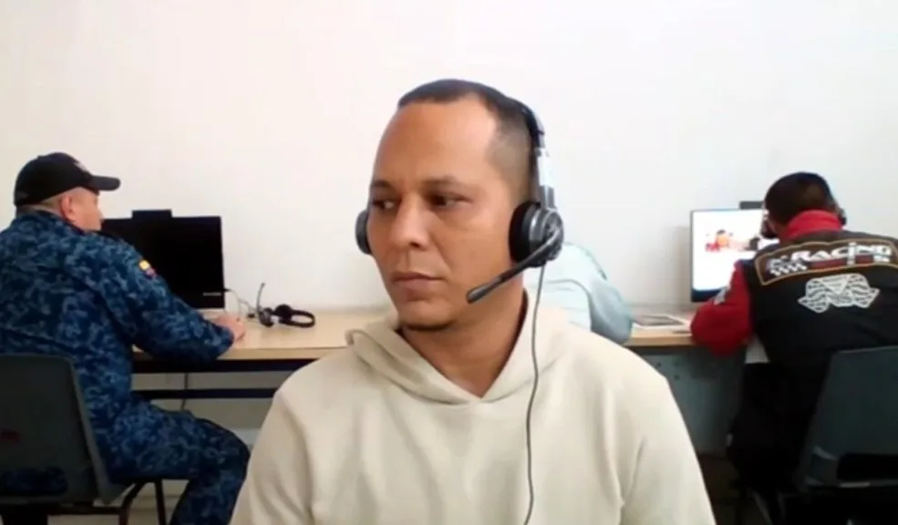 Fusagasugá: condenan a más de 30 años de prisión al asesino del fiscal Karin Sefair Calderón Fue condenado a más de 30 años de prisión Deiver Rodríguez por su participación en el asesinato del fiscal Karin Sefair Calderón en Fusagasugá (Cundinamarca), a quien robó 128 millones de pesos y luego le disparó con un arma de fuego.