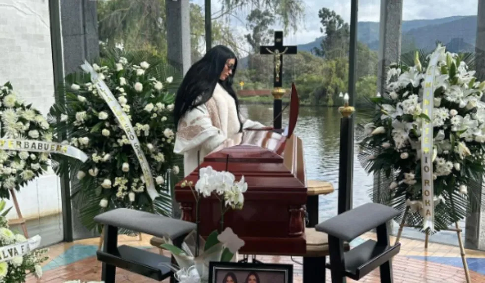 Jessica Cediel confirmó la muerte de su padre y compartió un emotivo adiós 1 Jessica Cediel confirmó la muerte de su padre y compartió un emotivo adiós Murió el padre de Jessica Cediel, informó la presentadora en sus redes sociales con un emotivo adiós.
