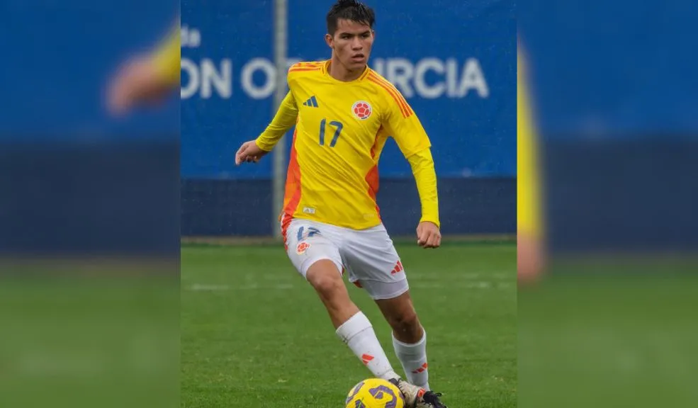 Johan Lozano, la promesa de Bosa que se destaca en El Olaya El bogotano Johan Lozano personifica la perseverancia del futbolista que debe buscar horizontes lejanos para consolidar su talento.