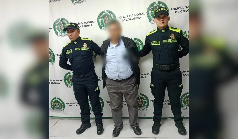 Kennedy: a prisión abuelastro señalado de abusar sexualmente de tres menores En la localidad de Kennedy fue capturado y posteriormente enviado a prisión un hombre de 56 años que presuntamente abusó de tres menores por al menos cuatro años. Este sujeto le habría ofrecido 20 millones de pesos a la madre de los niños para que no fuera denunciado.