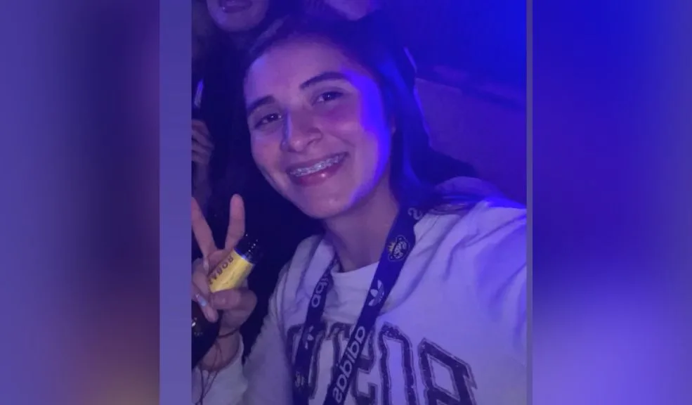 Kennedy: expareja sentimental le arrebató la vida a Sara El feminicidio de Sara Nicole Villegas Aristizábal, una joven de 21 años, estremeció a la comunidad del barrio El Amparo (Kennedy) la tarde del 28 de diciembre. La mujer, madre de una niña de 3 años, fue asesinada de múltiples heridas de arma blanca, presuntamente por su expareja sentimental, S. Lozano, quien es buscado por las autoridades.