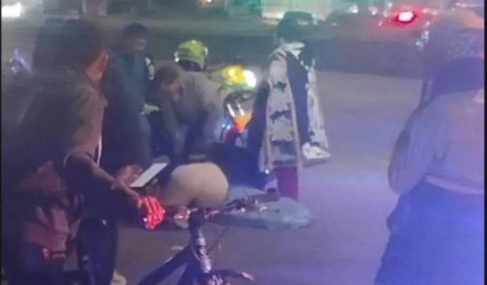 Kennedy: fatal accidente dejó un peatón muerto en el sector de Corabastos Un trágico accidente de tránsito cobró la vida de un peatón la noche de este lunes 22 de diciembre en el sector de Corabastos, localidad de Kennedy.