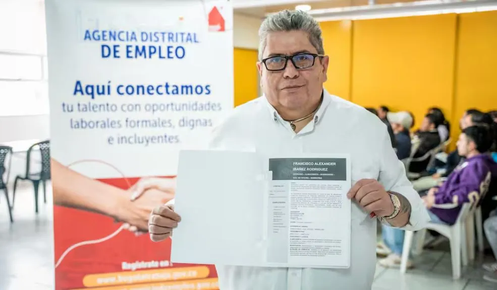 La Alcaldía de Bogotá lanza oferta laboral: 704 vacantes con contrato a término indefinido Bogotá abrió 704 oportunidades laborales con contrato a término indefinido para fortalecer el empleo formal en la ciudad. Le contamos cómo participar.