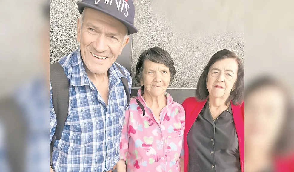 'La bestia' que mató a 11 personas haciéndose el mudo Juan Carlos Villa Cardona, un sujeto que se hacía pasar como sordomudo para robar, asesinar y saciar su sed de sangre quitándoles la vida a las incautas personas que le tendían la mano, fue 'La Bestia' que aterrorizó al departamento de Risaralda, dejando un manto de muerte en el que se encuentran 10 adultos y un menor de edad.