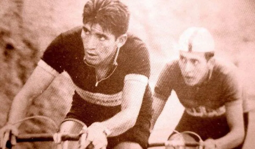 Murió el 'pajarito' del ciclismo Roberto Buitrago 1 Murió el 'pajarito' del ciclismo Roberto Buitrago El ciclismo colombiano se encuentra de luto tras la partida de Roberto Buitrago, conocido como el ‘Pajarito’, a sus 88 años.