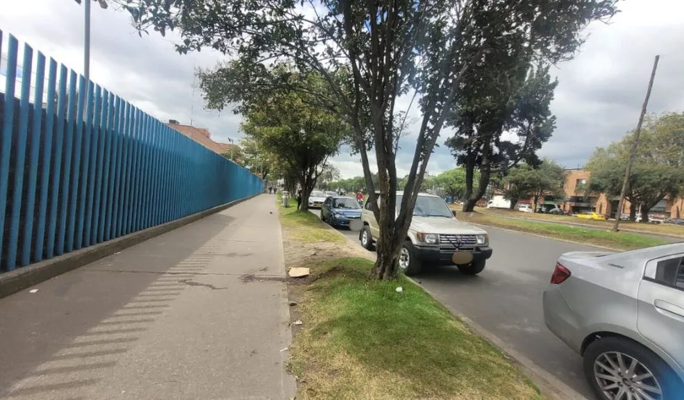Puente Aranda: muerte a bala en el Salazar Gómez Un misterioso crimen tiene consternados a los trabajadores del céntrico barrio Salazar Gómez, en la localidad de Puente Aranda, por la muerte de un hombre cuya identidad aún se desconoce.
